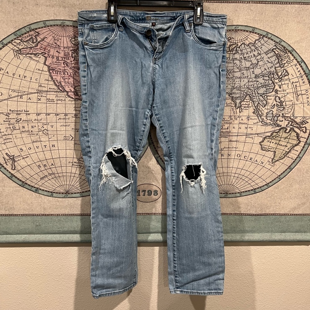 KUT from the Kloth ripped straight leg jeans